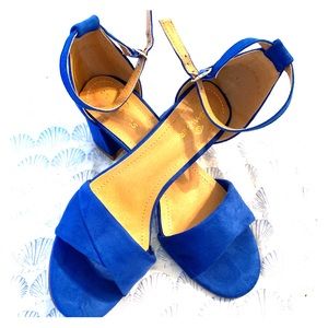 NEW IN BOX royal blue heels